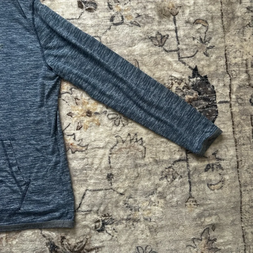 Hollister Heathered Gray Hoodie - Picture 5 of 10
